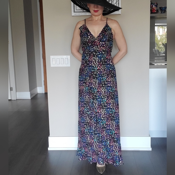 ๐ HOST PICK ๐ Molly Bracken Premium Maxi Dress ๐ - Picture 10 of 14